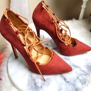 Orana Lace Pumps (Justfab)